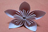 各种花折纸方法图解，折纸美丽的樱花