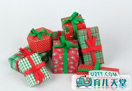 圣诞礼品盒的折纸手工（卡纸）